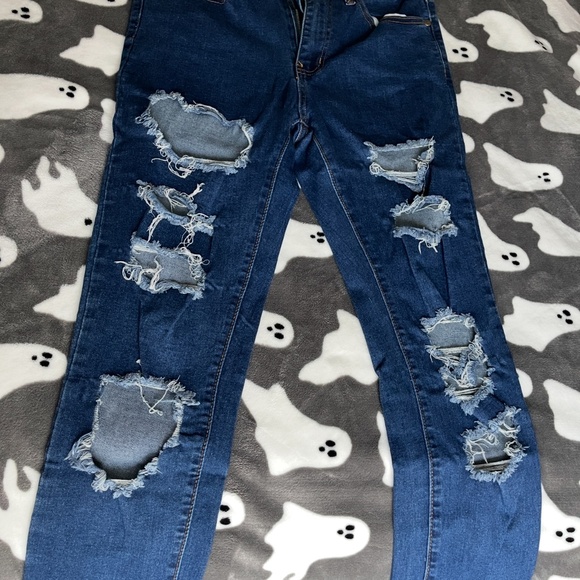 Distressed jeans - Picture 2 of 2